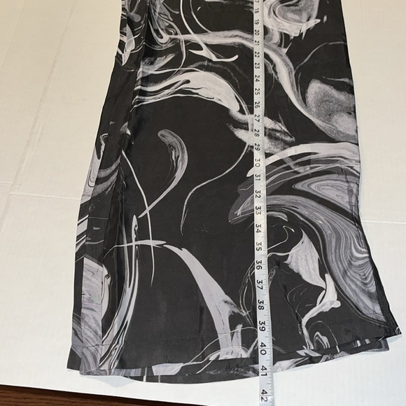 New-Athleta-M-black&white-cloud print-calm, cool, wide leg, lounge pajama pant. - Picture 12 of 14